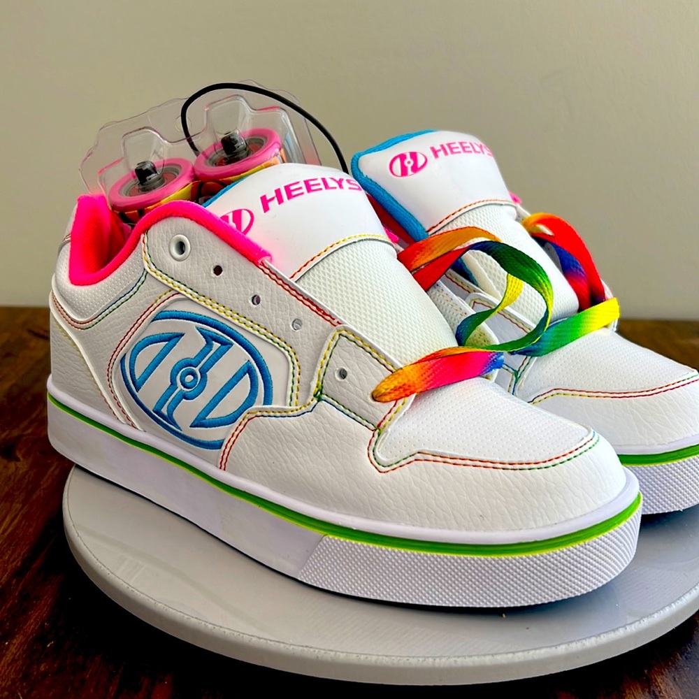 Heelys Girl's Motion Plus Sneakers Size 5